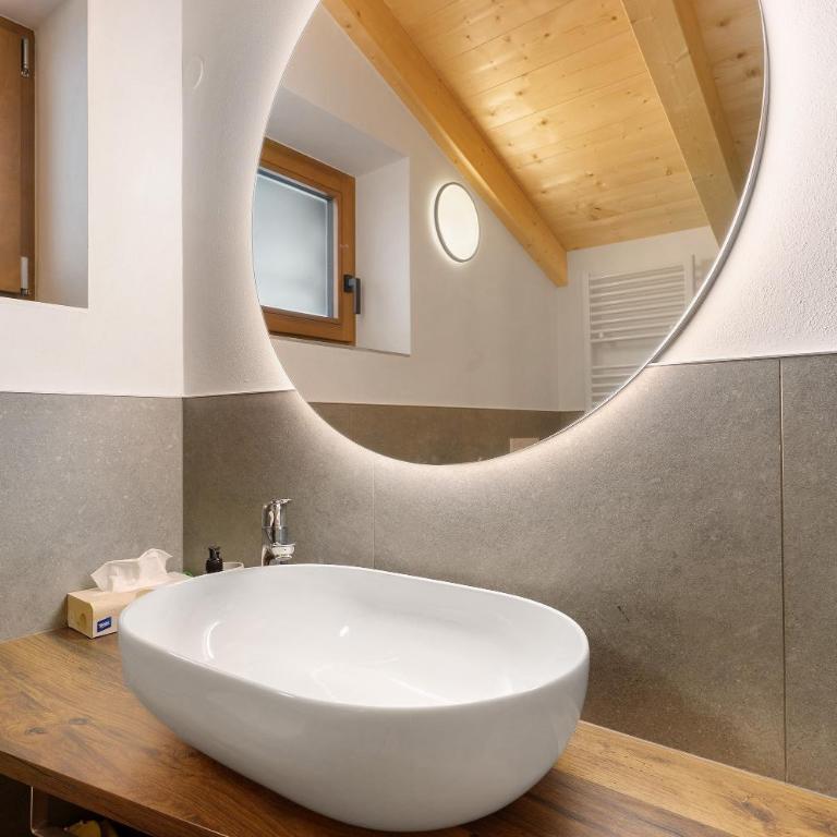 Villa Helena - Panorama Dolomiti - Appartamento Premium con 3 Camere da Letto e Balcone - 21