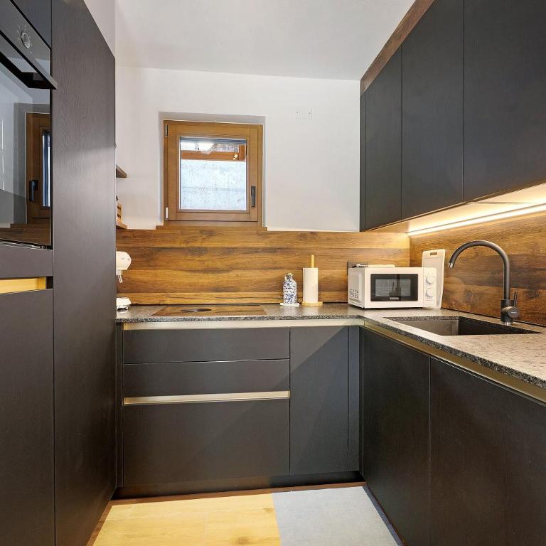 Villa Helena - Panorama Dolomiti - Appartamento Premium con 3 Camere da Letto e Balcone - 6