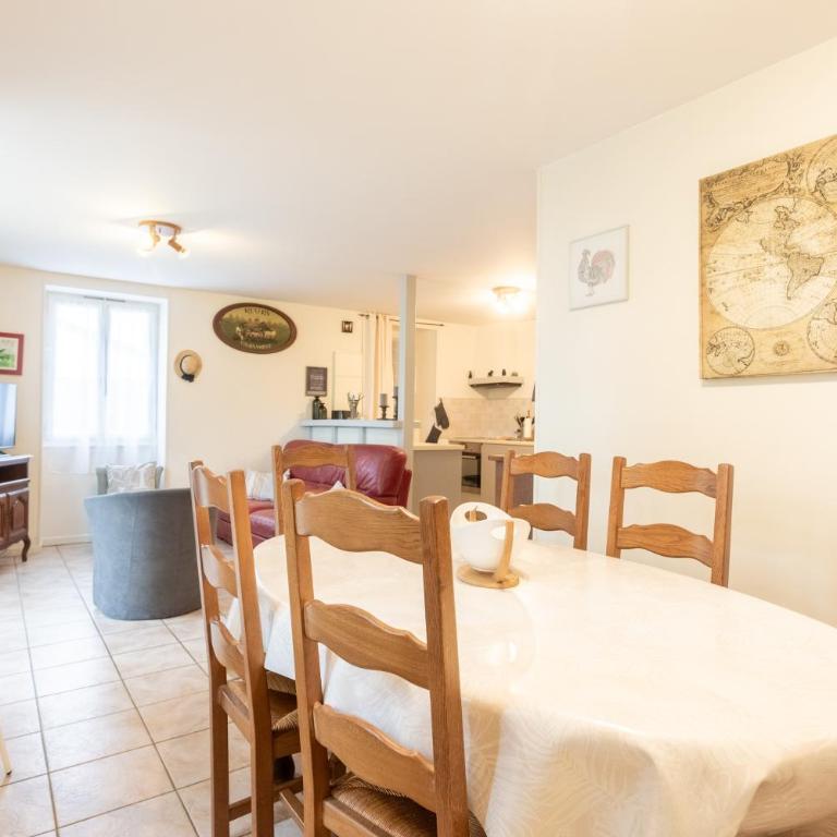 Appartement Etxexuria - Two-Bedroom Deluxe Apartment with Garden View - 6
