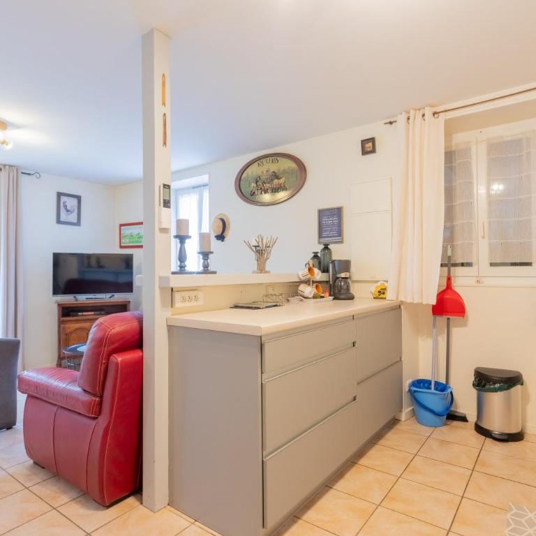 Appartement Etxexuria - Two-Bedroom Deluxe Apartment with Garden View - 3