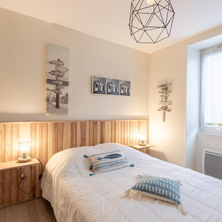 Appartement Etxexuria - Two-Bedroom Deluxe Apartment with Garden View - 11