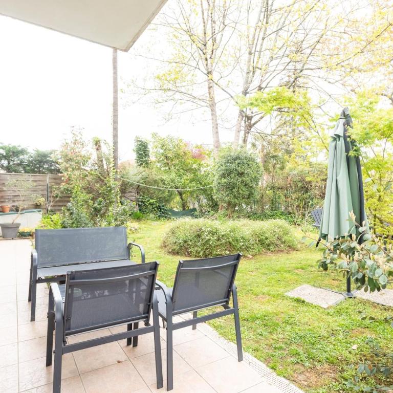 Appartement Etxexuria - Two-Bedroom Deluxe Apartment with Garden View - 15