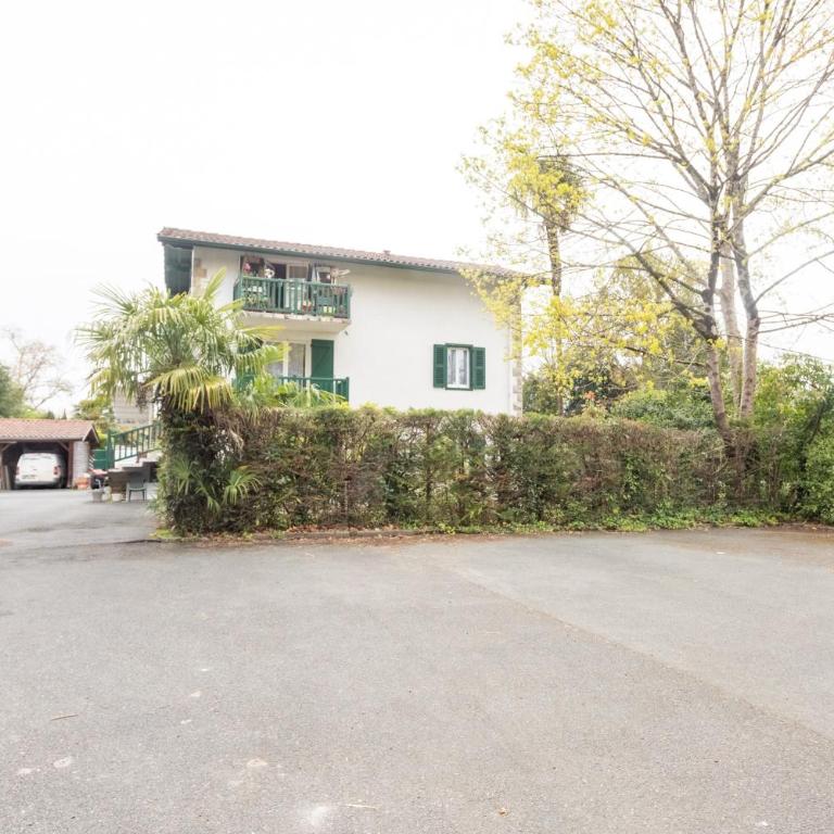 Appartement Etxexuria - Two-Bedroom Deluxe Apartment with Garden View - 20