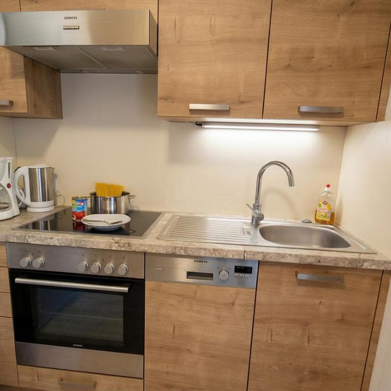 ROBERTO Haus KMB Seeappartement am Ossiacher See, Hallenbad, Skiarena Gerlitzen - Apartment mit 2 Schlafzimmern und Balkon - 7