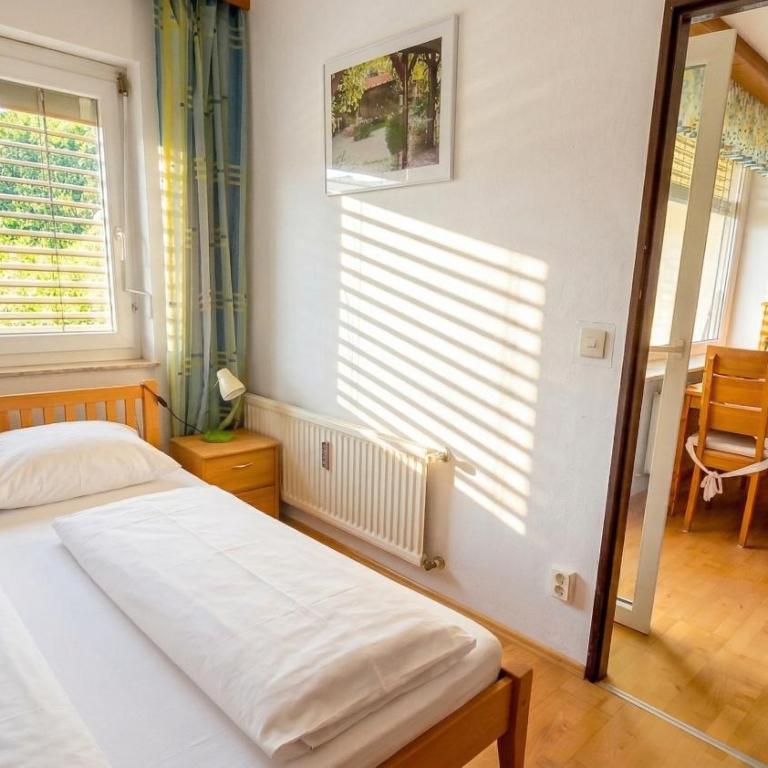 ROBERTO Haus KMB Seeappartement am Ossiacher See, Hallenbad, Skiarena Gerlitzen - Apartment mit 2 Schlafzimmern und Balkon - 6