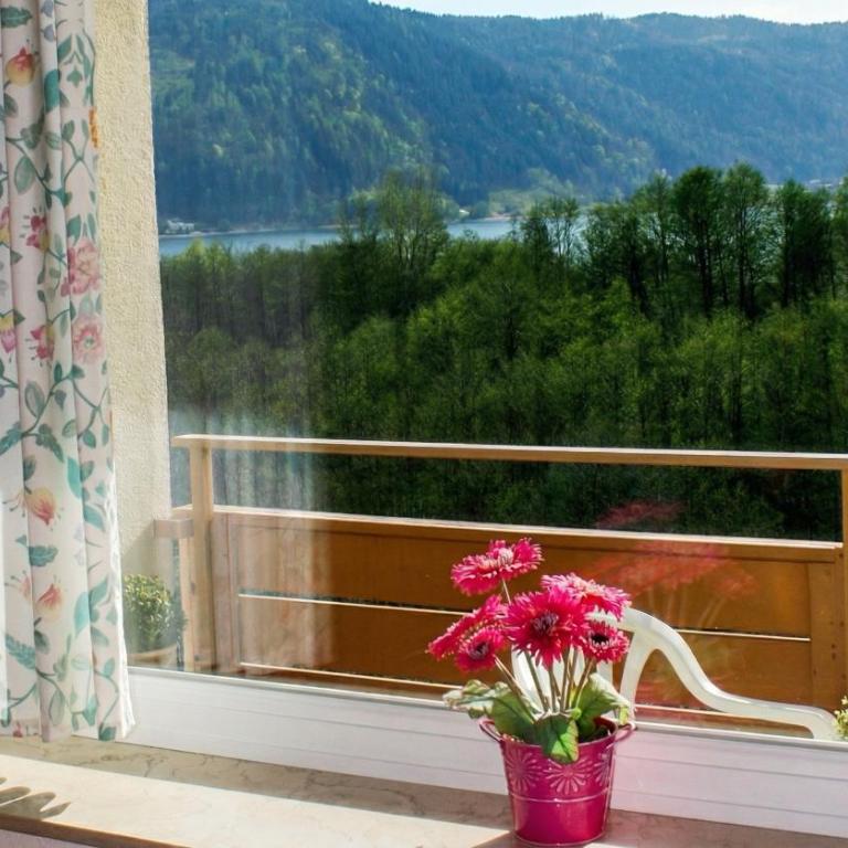 ROBERTO Haus KMB Seeappartement am Ossiacher See, Hallenbad, Skiarena Gerlitzen - Apartment mit 2 Schlafzimmern und Balkon - 11