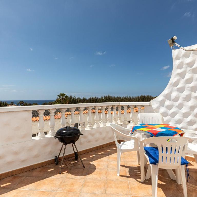 Seaviews from the big balcony, parking and wifi - Apartamento Superior de 1 dormitorio con balcón - 16