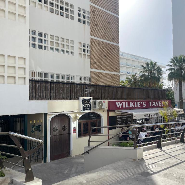 Marina View Benalmadena - Superior One-Bedroom Apartment with Balcony - 12