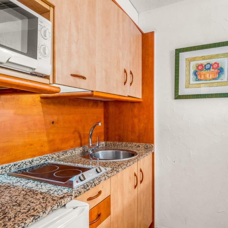Unique hotel apartment 1-2 - Habitación Triple con ducha - 17