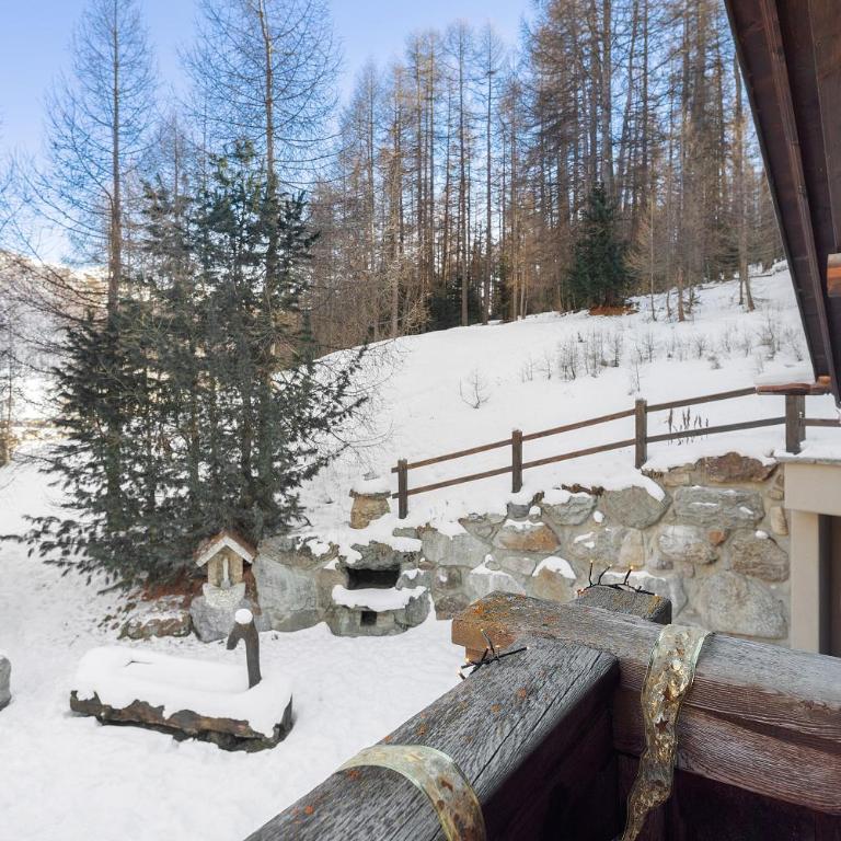 Chalet Royal - Three-Bedroom Chalet - 32