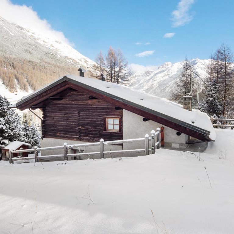 Chalet Royal - Three-Bedroom Chalet - 39