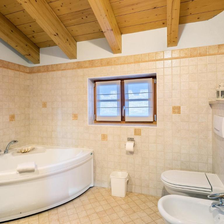 Chalet Royal - Three-Bedroom Chalet - 18