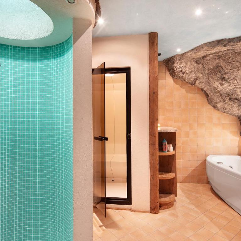 Chalet Royal - Three-Bedroom Chalet - 29