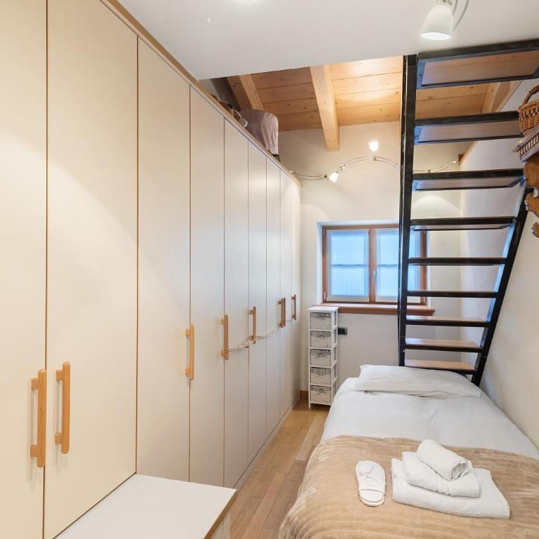 Chalet Royal - Three-Bedroom Chalet - 24