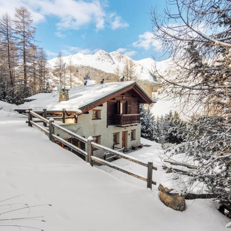 Chalet Royal - Three-Bedroom Chalet - 38