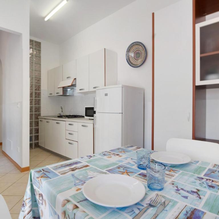 Residence International - Appartamento Deluxe con 2 Camere da Letto e Balcone - 5