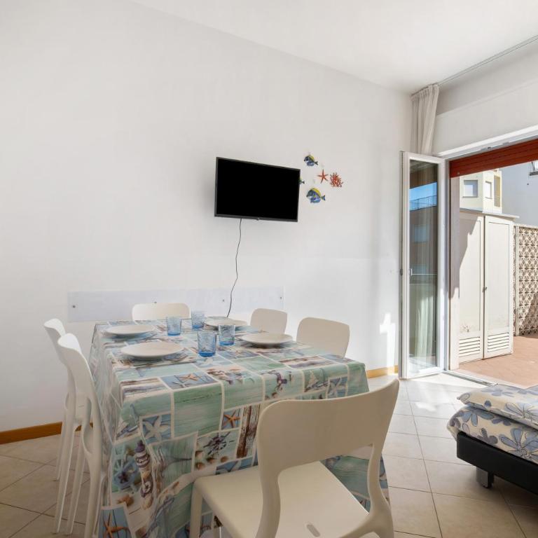 Residence International - Appartamento Deluxe con 2 Camere da Letto e Balcone - 2