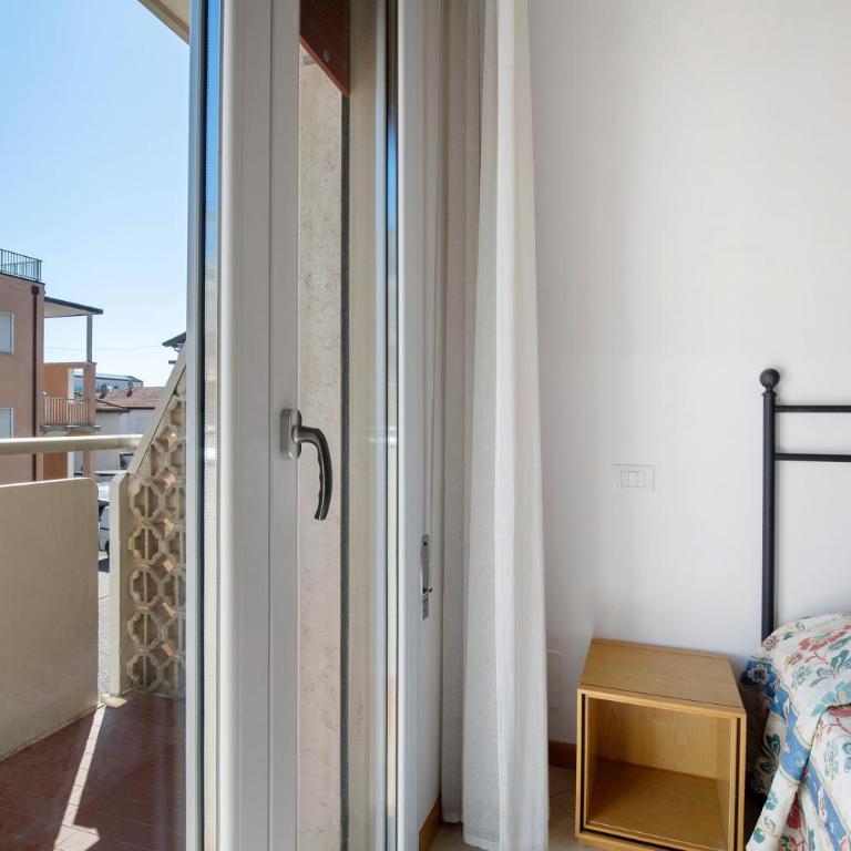 Residence International - Appartamento Deluxe con 2 Camere da Letto e Balcone - 11