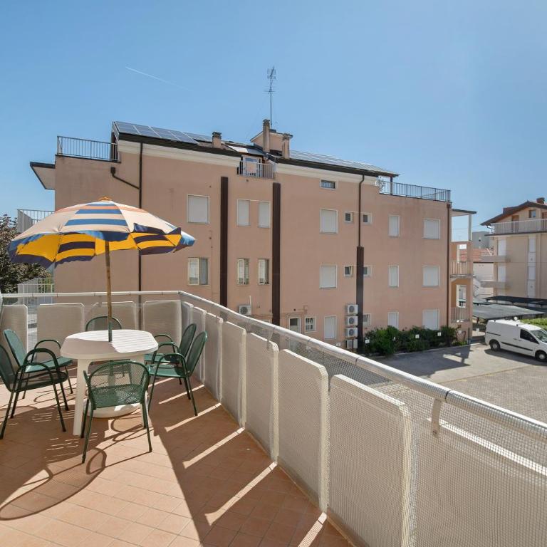 Residence International - Appartamento Deluxe con 2 Camere da Letto e Balcone - 3