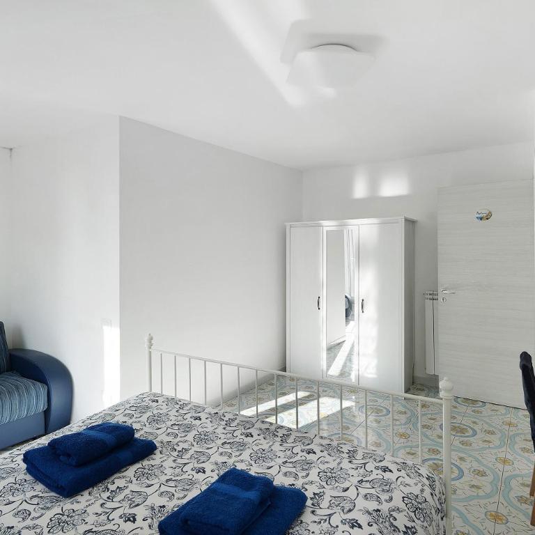 Divina Salerno Centro - Appartamento Premium con 3 Camere da Letto e Balcone - 12