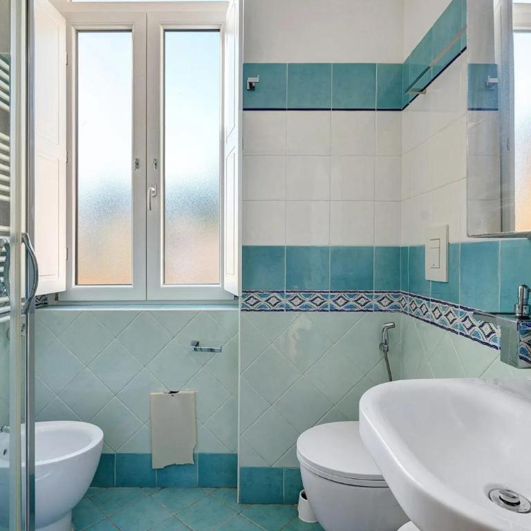 Divina Salerno Centro - Appartamento Premium con 3 Camere da Letto e Balcone - 33