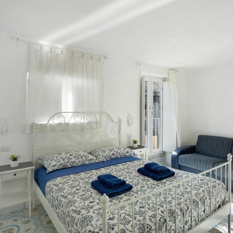 Divina Salerno Centro - Appartamento Premium con 3 Camere da Letto e Balcone - 5