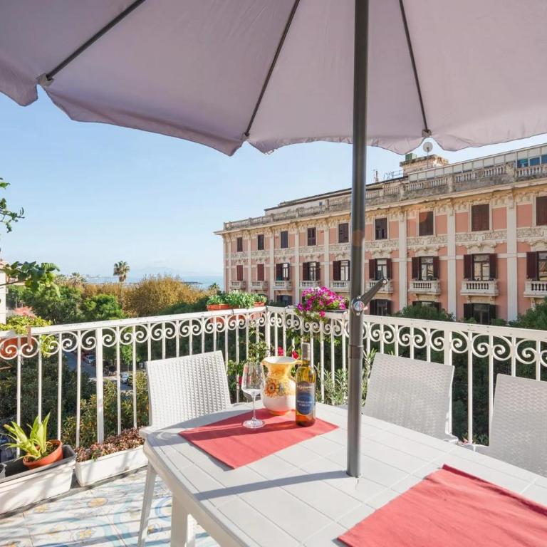 Divina Salerno Centro - Appartamento Premium con 3 Camere da Letto e Balcone - 17