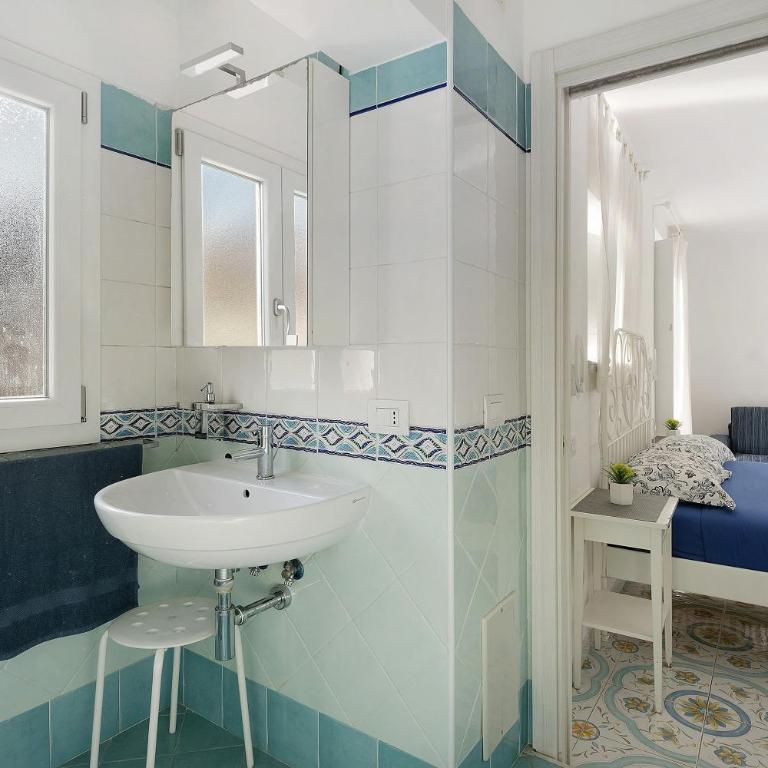 Divina Salerno Centro - Appartamento Premium con 3 Camere da Letto e Balcone - 14