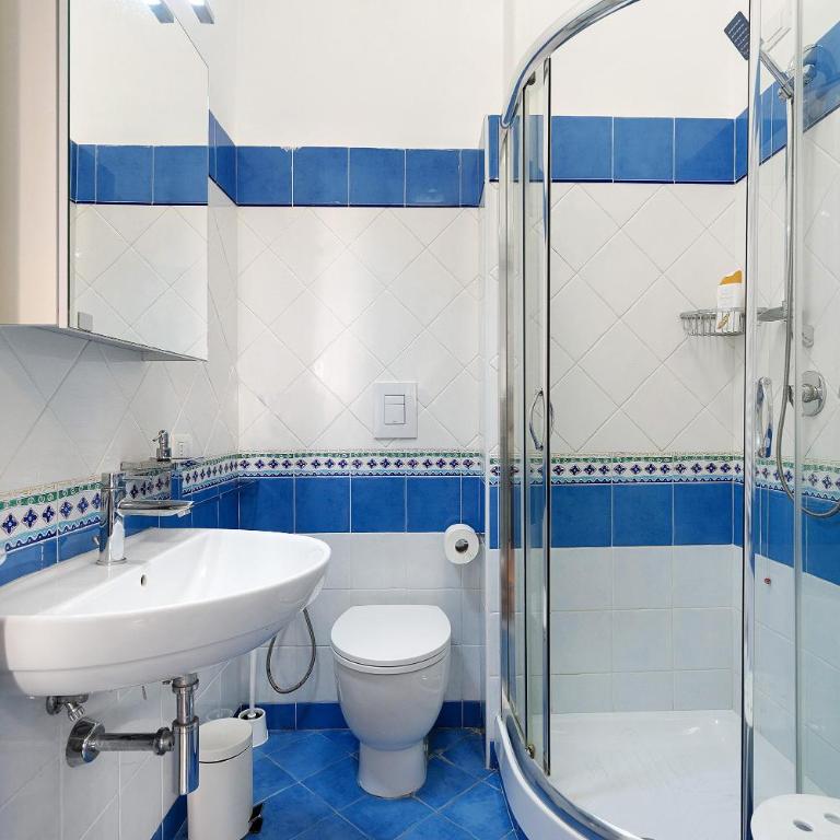 Divina Salerno Centro - Appartamento Premium con 3 Camere da Letto e Balcone - 44