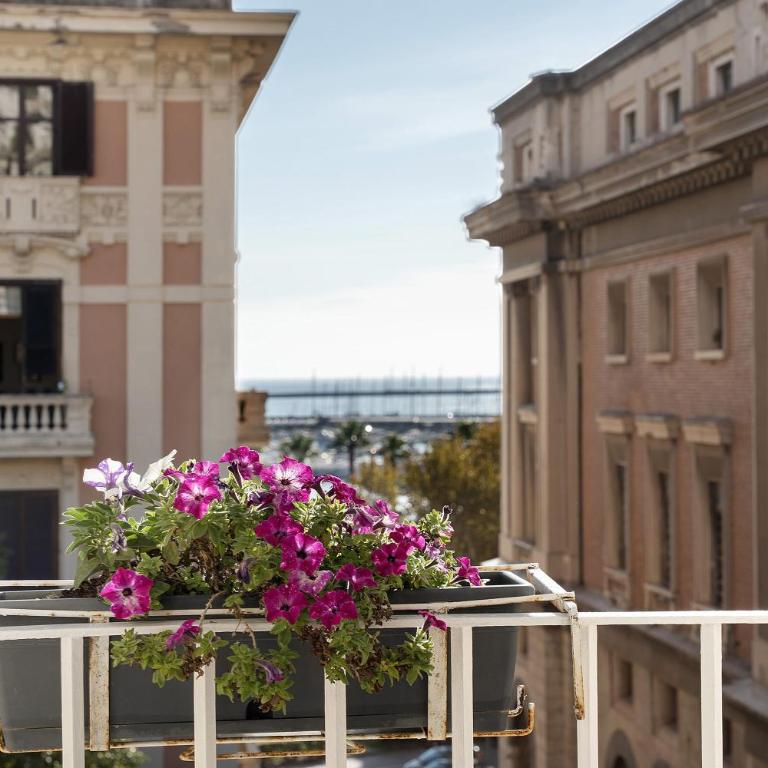Divina Salerno Centro - Appartamento Premium con 3 Camere da Letto e Balcone - 16