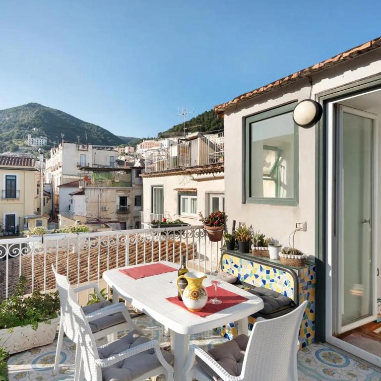 Divina Salerno Centro - Appartamento Premium con 3 Camere da Letto e Balcone - 4