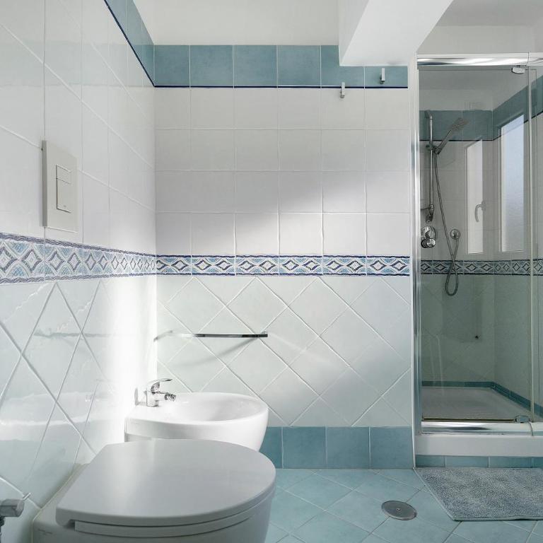 Divina Salerno Centro - Appartamento Premium con 3 Camere da Letto e Balcone - 15