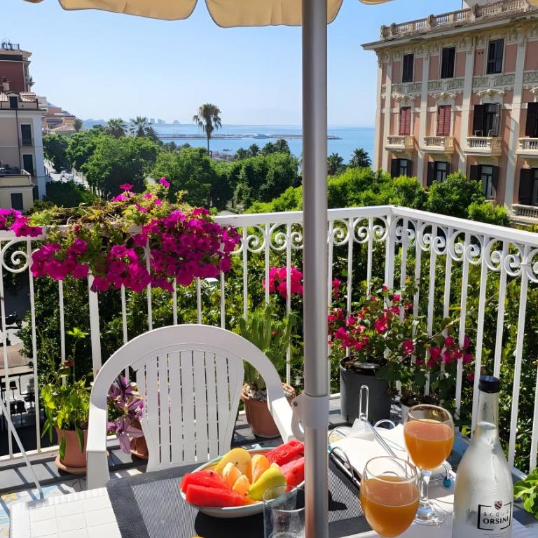 Divina Salerno Centro - Appartamento Premium con 3 Camere da Letto e Balcone - 3