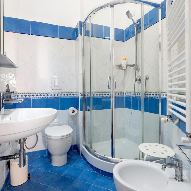 Divina Salerno Centro - Appartamento Premium con 3 Camere da Letto e Balcone - 34