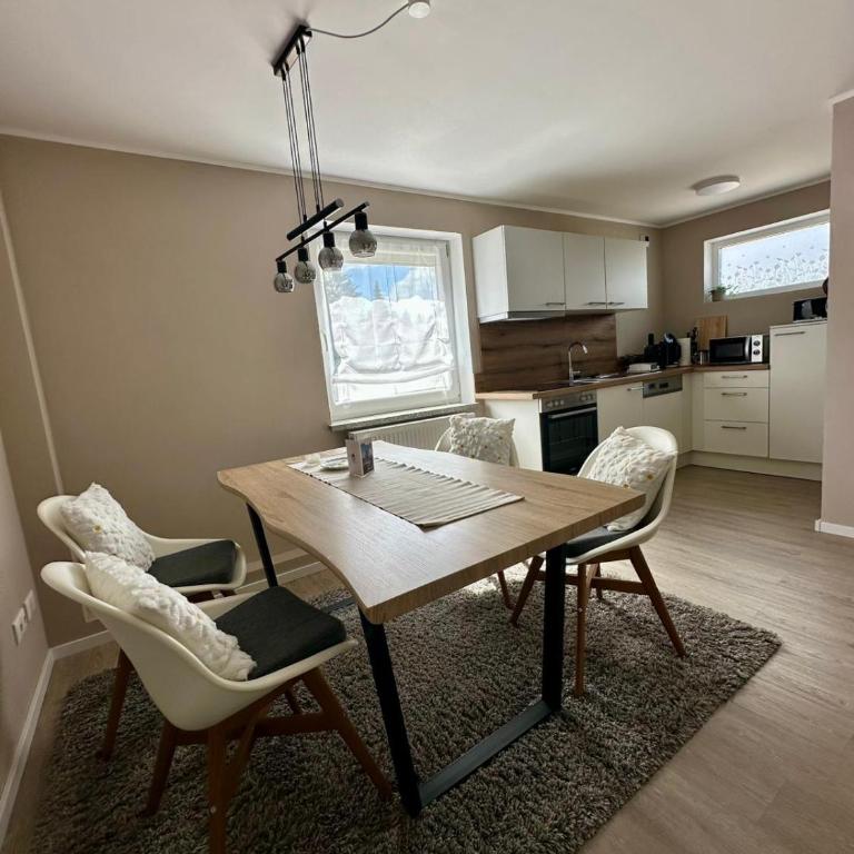 Ferienwohnung Hollmann - Apartment mit 2 Schlafzimmern und Gartenblick - 2