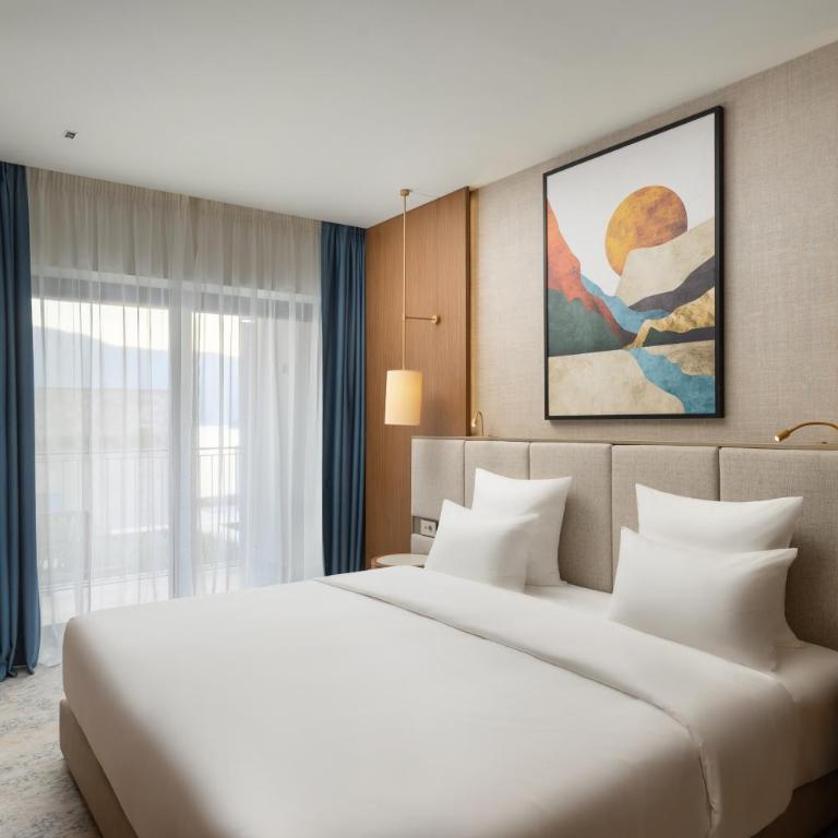 Mövenpick Hotel & Residences Teuta Kotor Bay - Deluxe Double Room with Sofa Bed - 10
