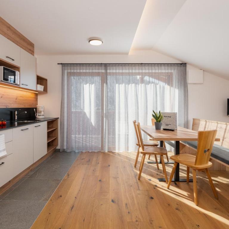 Huberhof Gais - Appartamento Deluxe con 2 Camere da Letto e Vista Giardino - 1