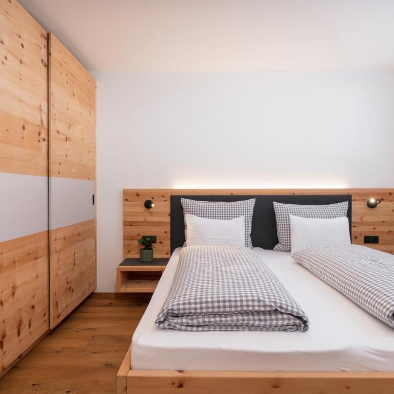 Huberhof Gais - Appartamento Deluxe con 2 Camere da Letto e Vista Giardino - 7