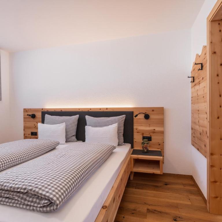 Huberhof Gais - Appartamento Deluxe con 2 Camere da Letto e Vista Giardino - 10