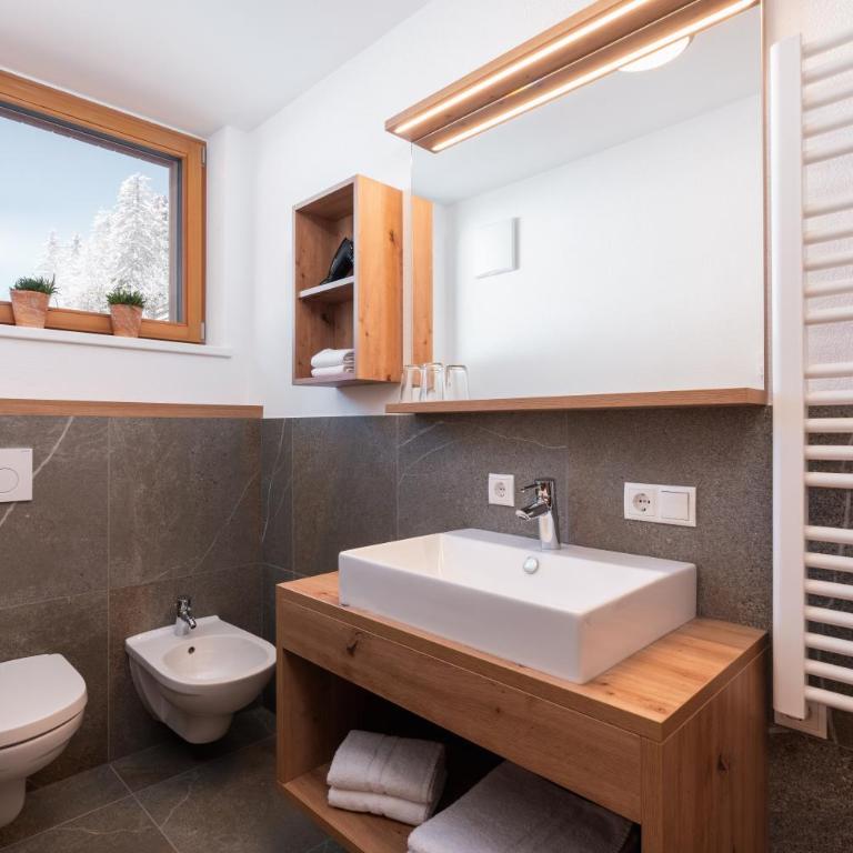 Huberhof Gais - Appartamento Deluxe con 2 Camere da Letto e Vista Giardino - 8