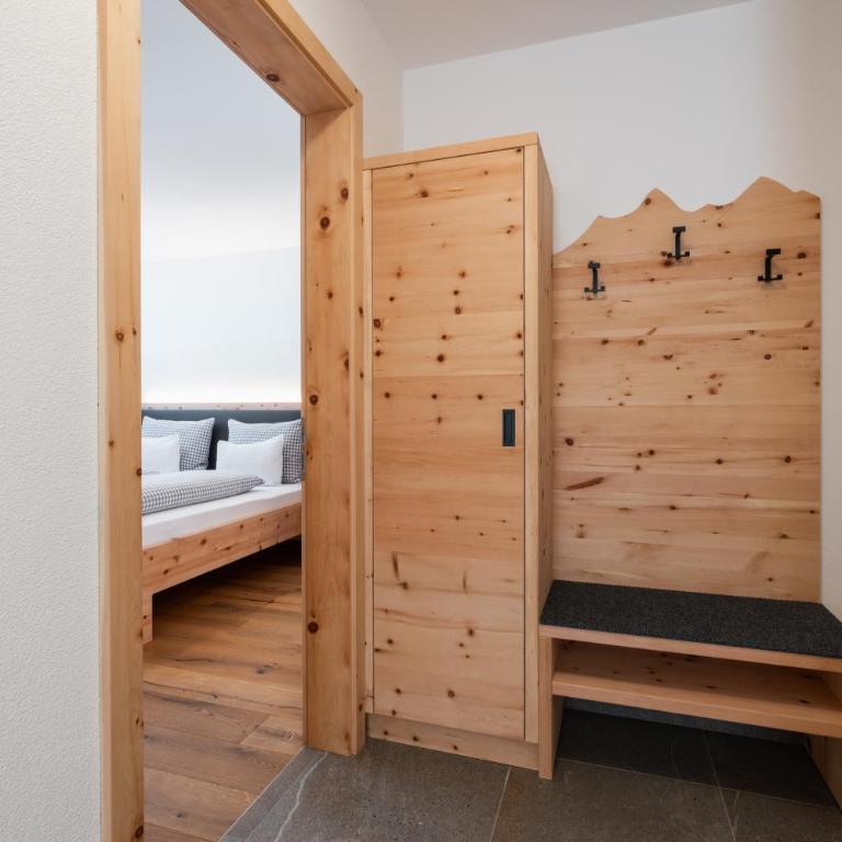 Huberhof Gais - Appartamento Deluxe con 2 Camere da Letto e Vista Giardino - 11