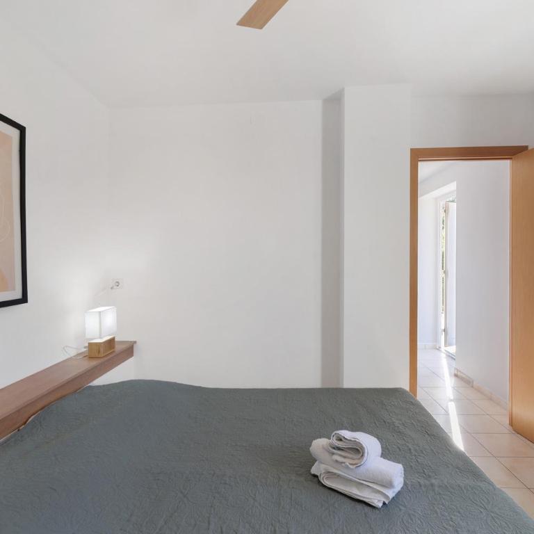 Alexandra - Six-Bedroom House - 25