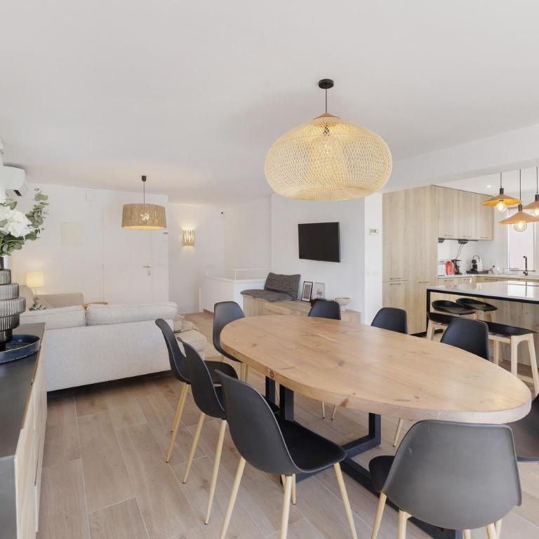 Alexandra - Six-Bedroom House - 5