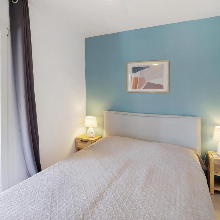 Alexandra - Six-Bedroom House - 13