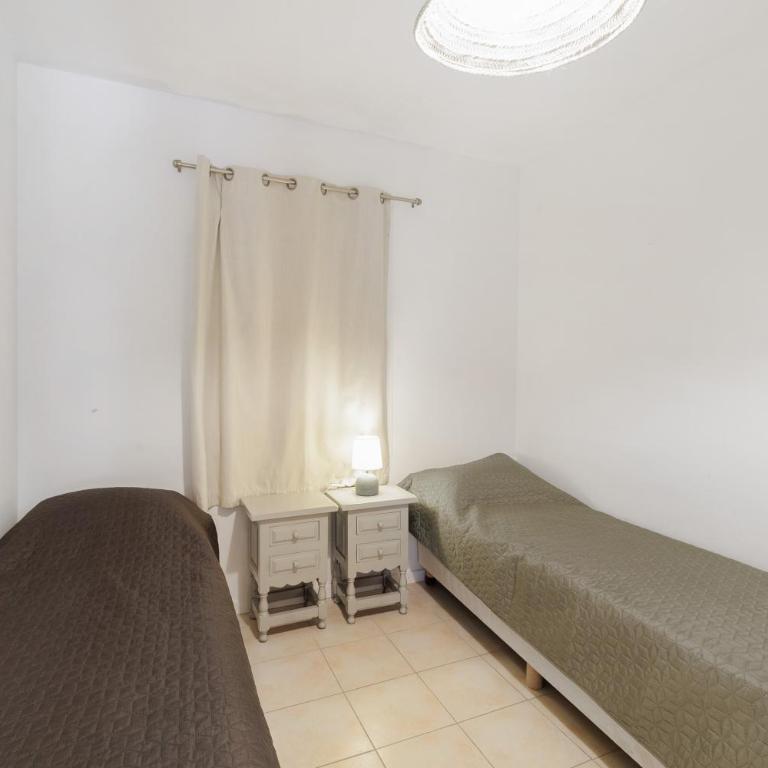 Alexandra - Six-Bedroom House - 32