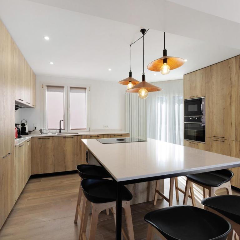 Alexandra - Six-Bedroom House - 7