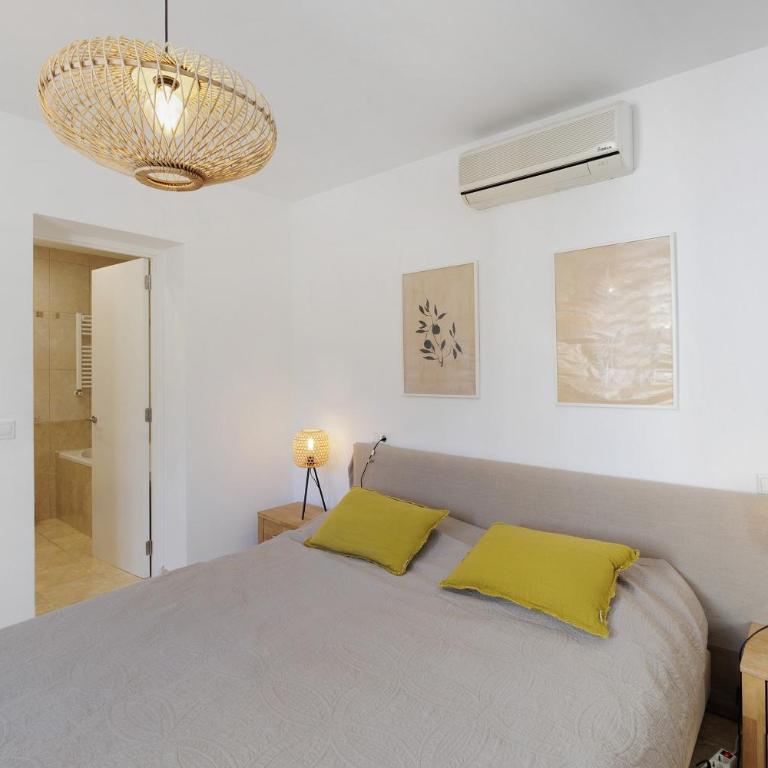 Alexandra - Six-Bedroom House - 28
