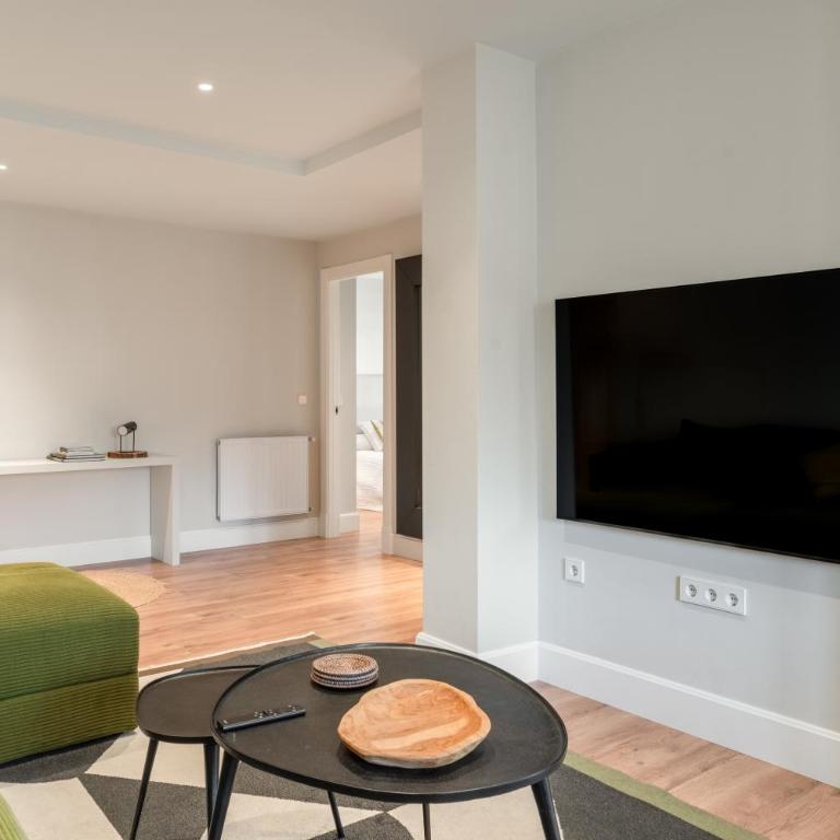 'Salmosalar' Cangas de Onís - Apartamento Deluxe de 2 dormitorios con vistas al jardín - 3