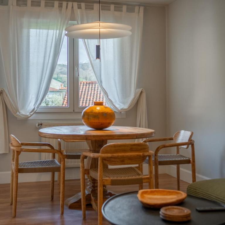 'Salmosalar' Cangas de Onís - Apartamento Deluxe de 2 dormitorios con vistas al jardín - 5
