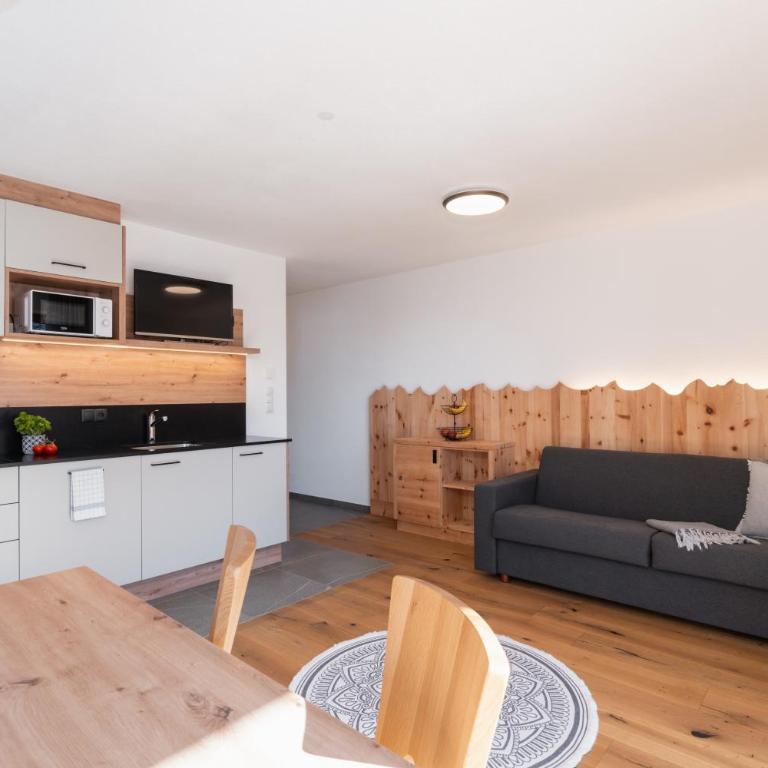 Huberhof Gais - Appartamento Deluxe con 2 Camere da Letto e Vista Giardino - 4